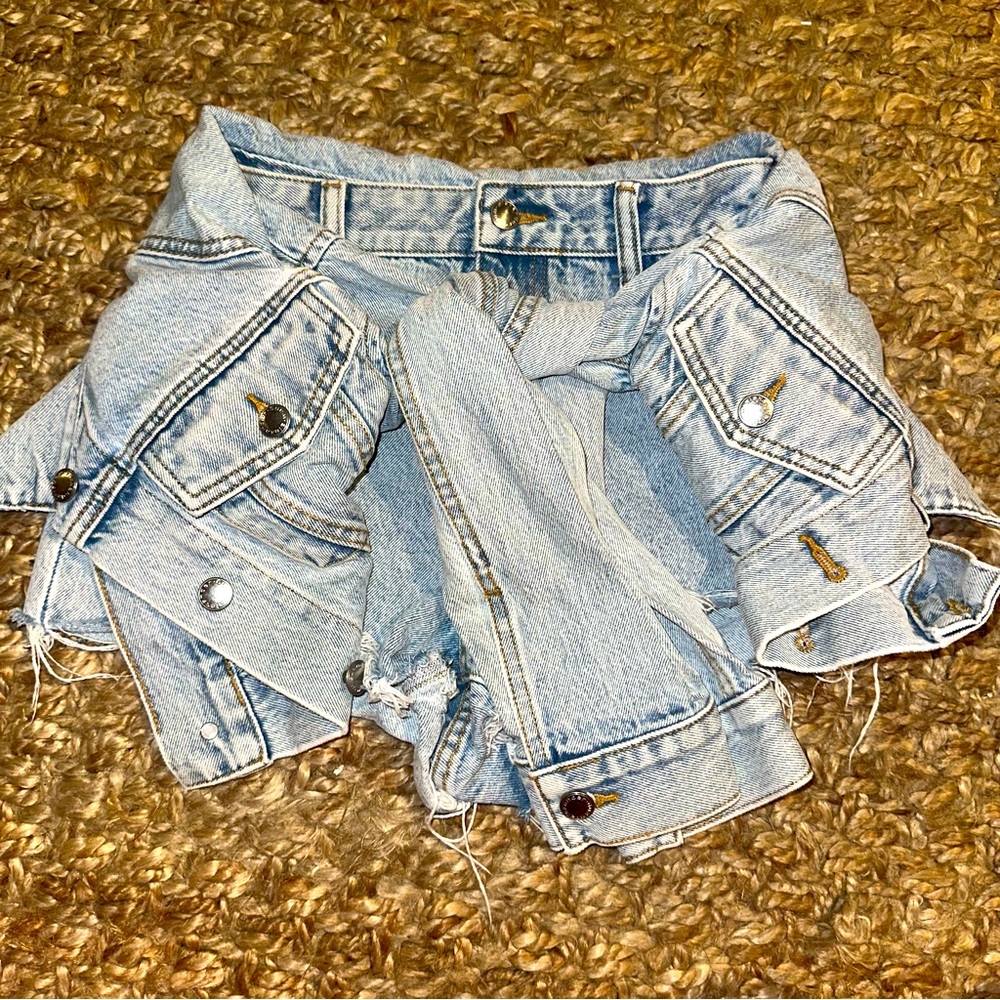Alexander Wang shorts.🍊